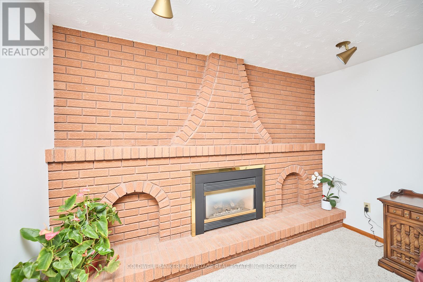 27 Quinn Avenue, Hamilton, Ontario  L8W 1K4 - Photo 24 - X12450915