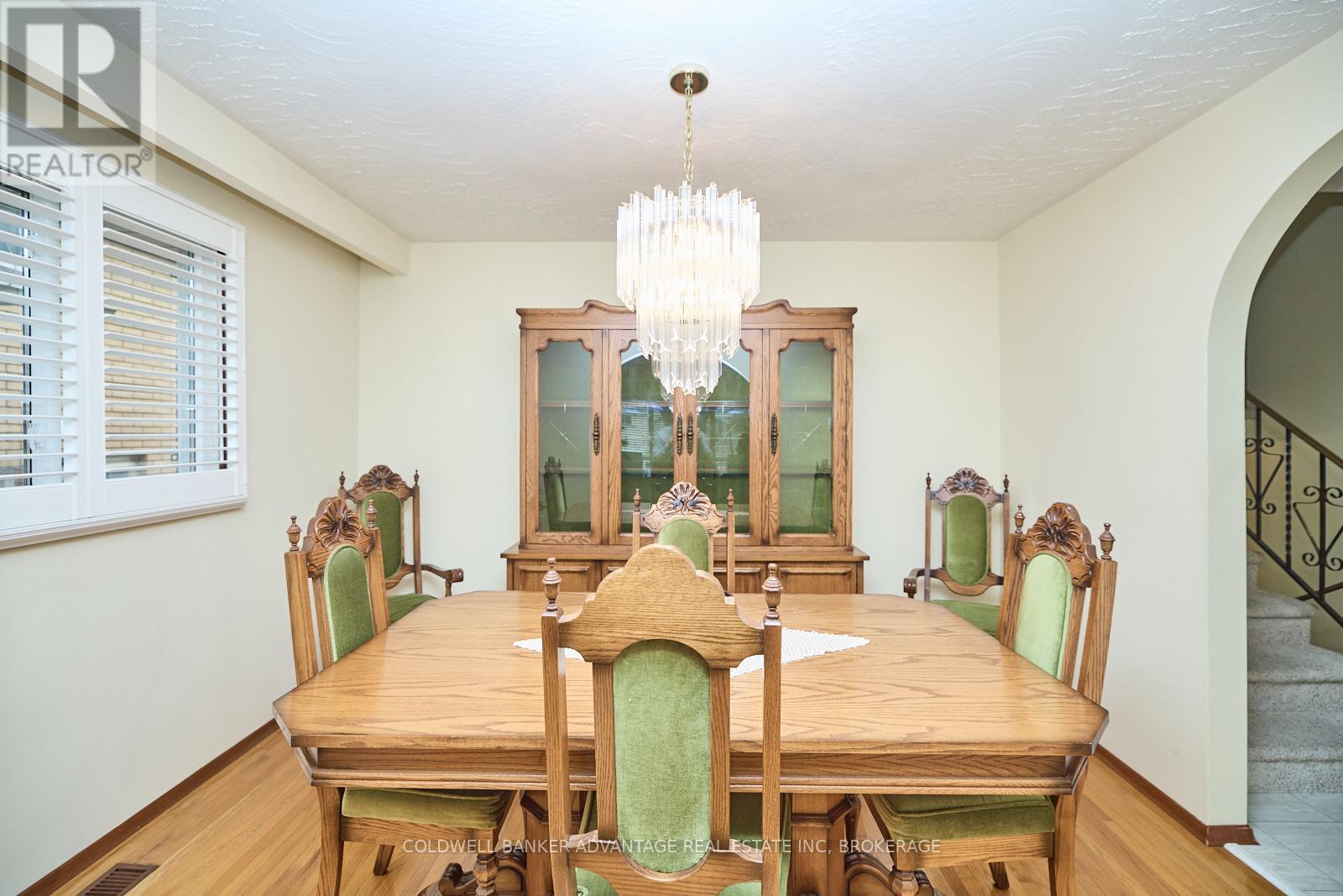 27 Quinn Avenue, Hamilton, Ontario  L8W 1K4 - Photo 8 - X12450915
