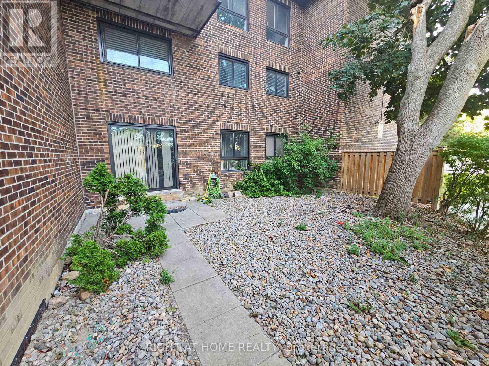 61 - 53 TAUNTON ROAD E, Oshawa, Ontario