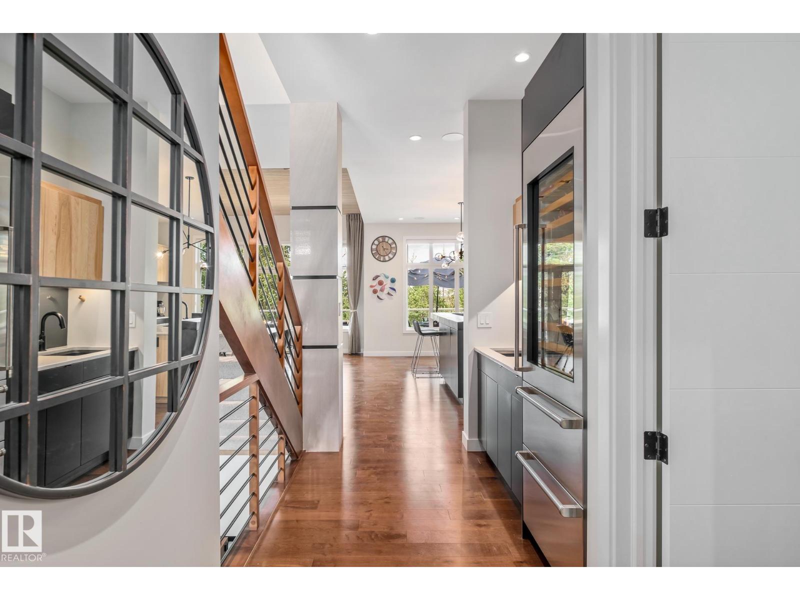 Property at 699 HOWATT DR SW image 1