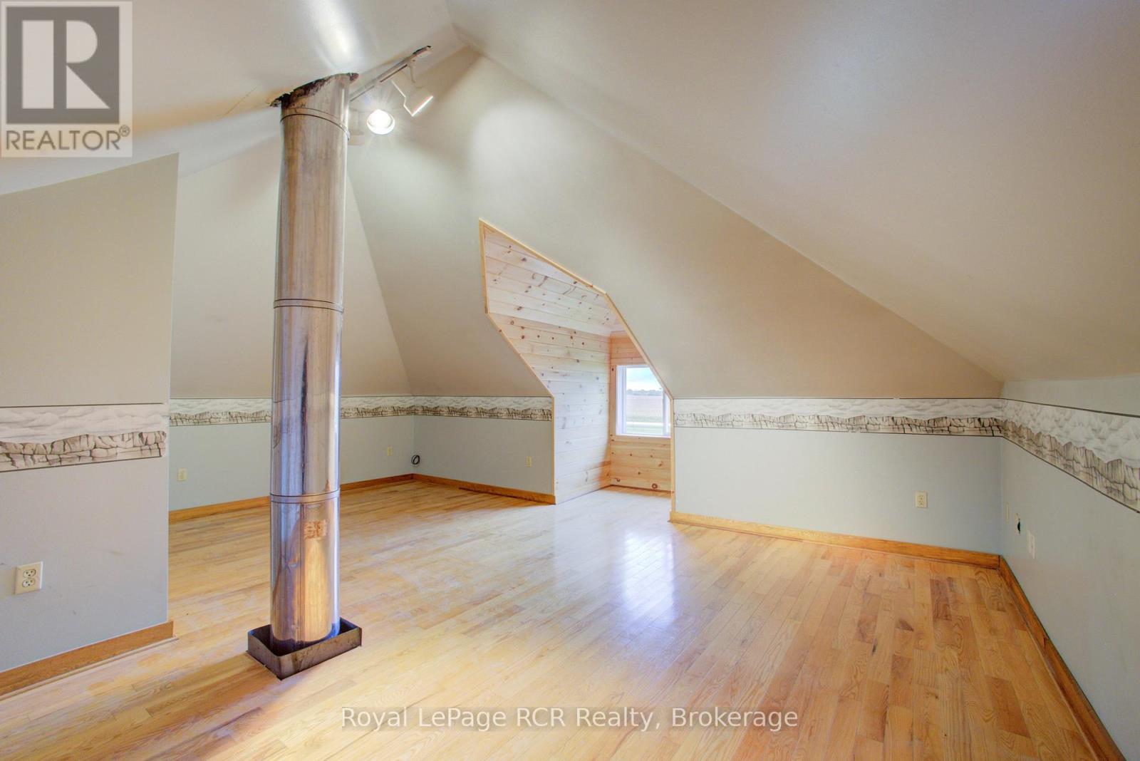 8220 8 Line, Wellington North, Ontario  N0G 2E0 - Photo 25 - X12450928