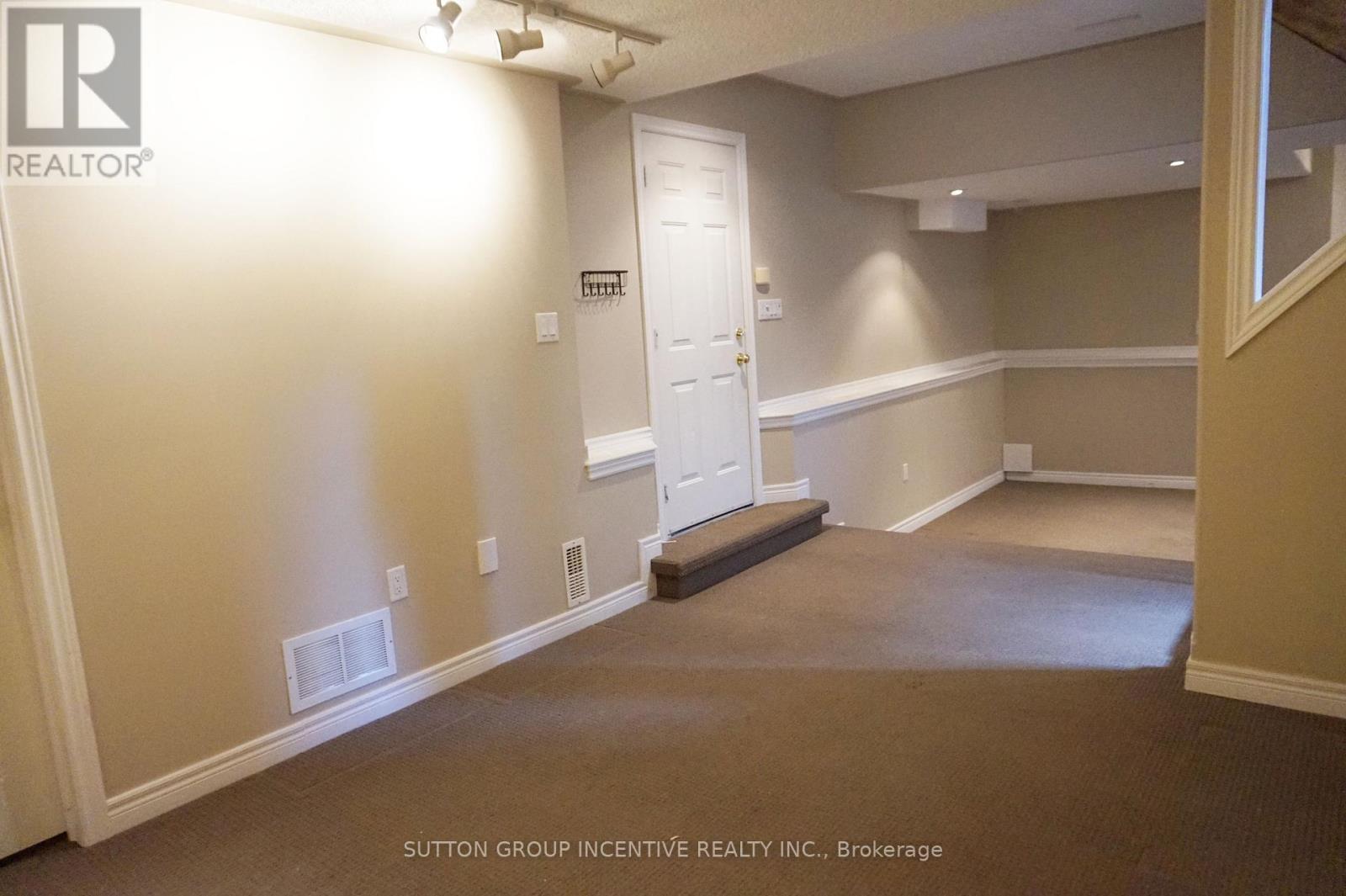 76 Cumming Drive, Barrie, Ontario  L4N 0C6 - Photo 11 - S12450927