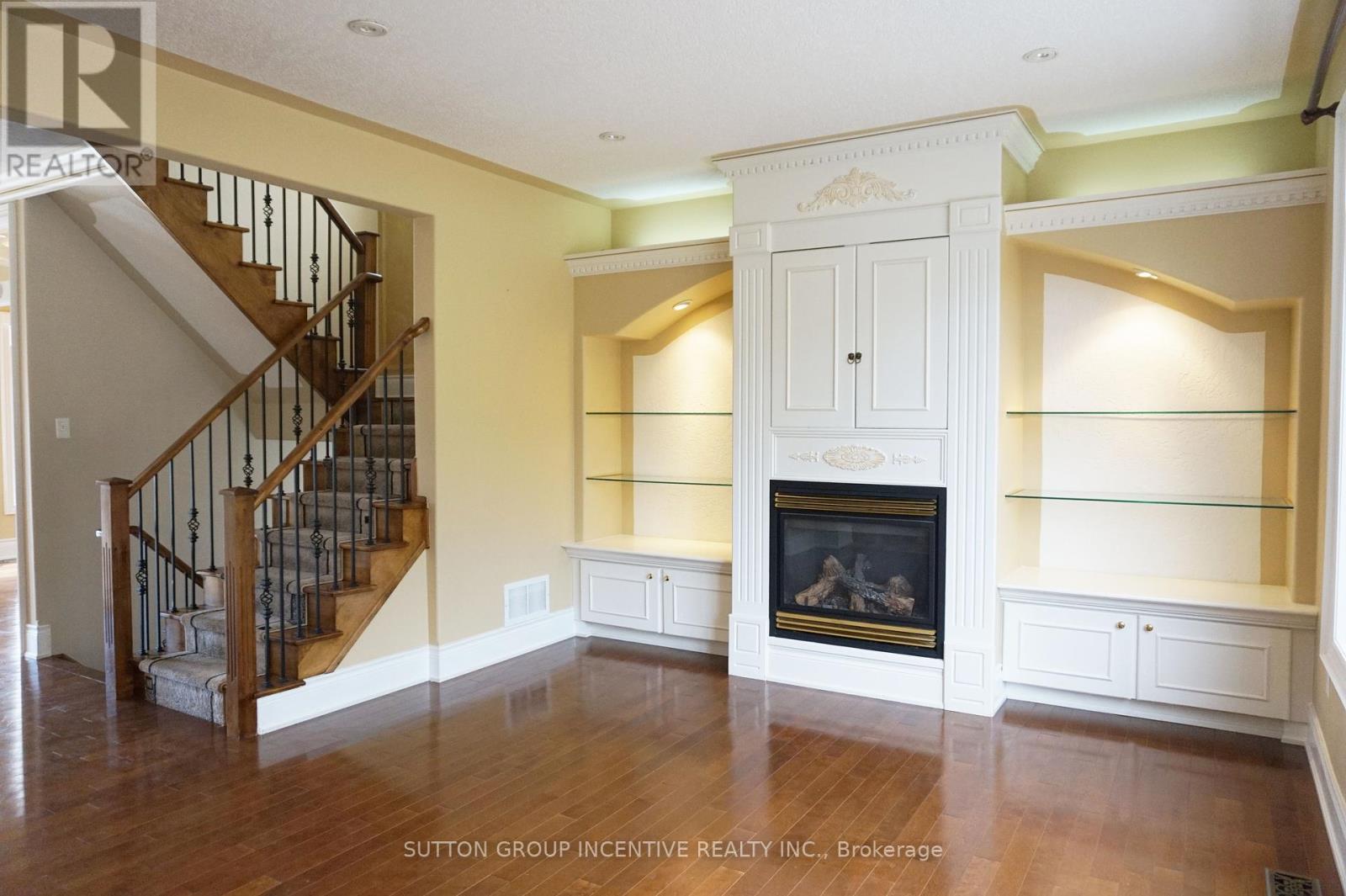 76 Cumming Drive, Barrie, Ontario  L4N 0C6 - Photo 3 - S12450927