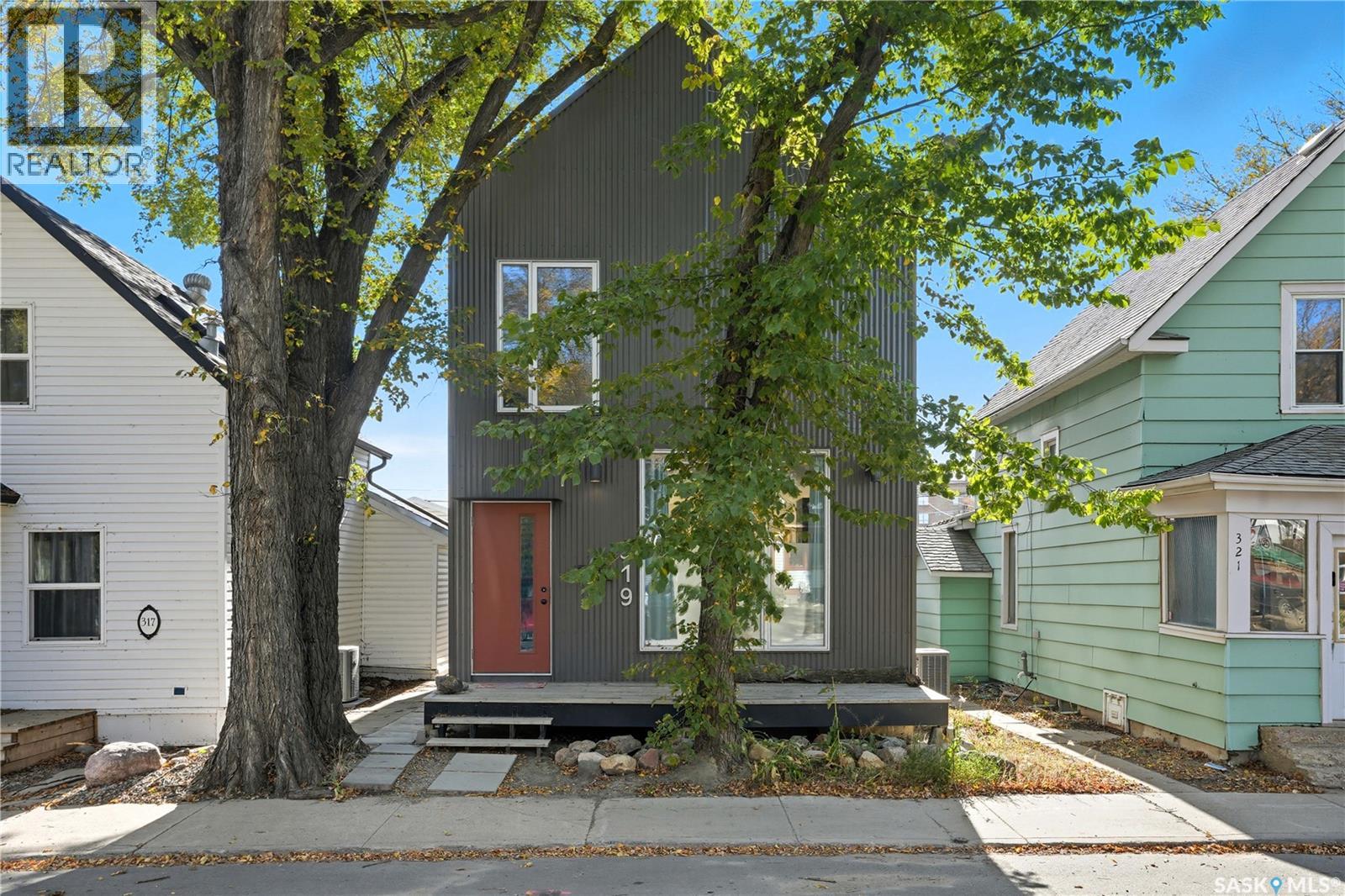 319 25th STREET W, Saskatoon, Saskatchewan