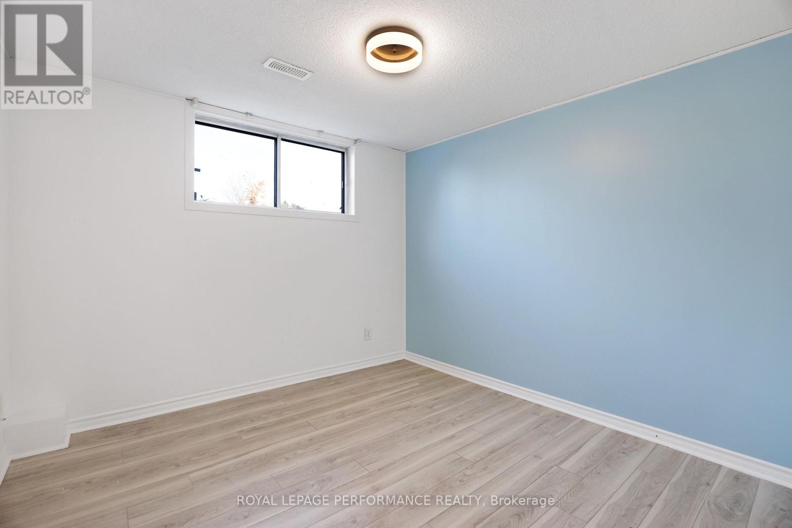 142 Meadowlands Drive W, Ottawa, Ontario  K2G 2S4 - Photo 11 - X12450932