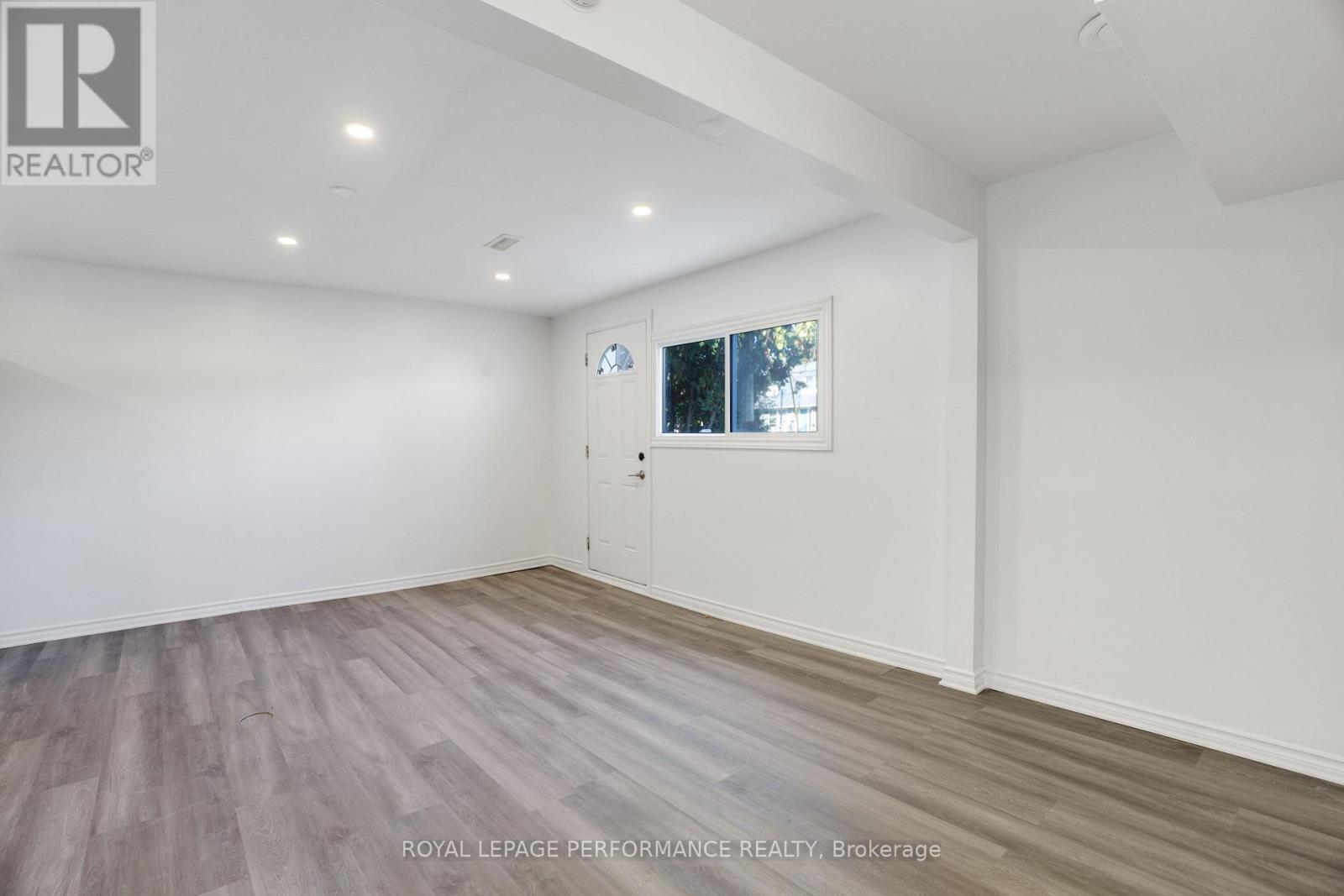 142 Meadowlands Drive W, Ottawa, Ontario  K2G 2S4 - Photo 12 - X12450932