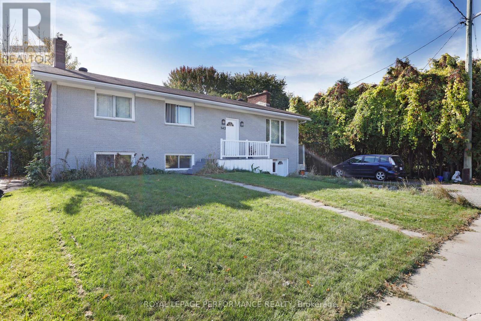 142 Meadowlands Drive W, Ottawa, Ontario  K2G 2S4 - Photo 3 - X12450932