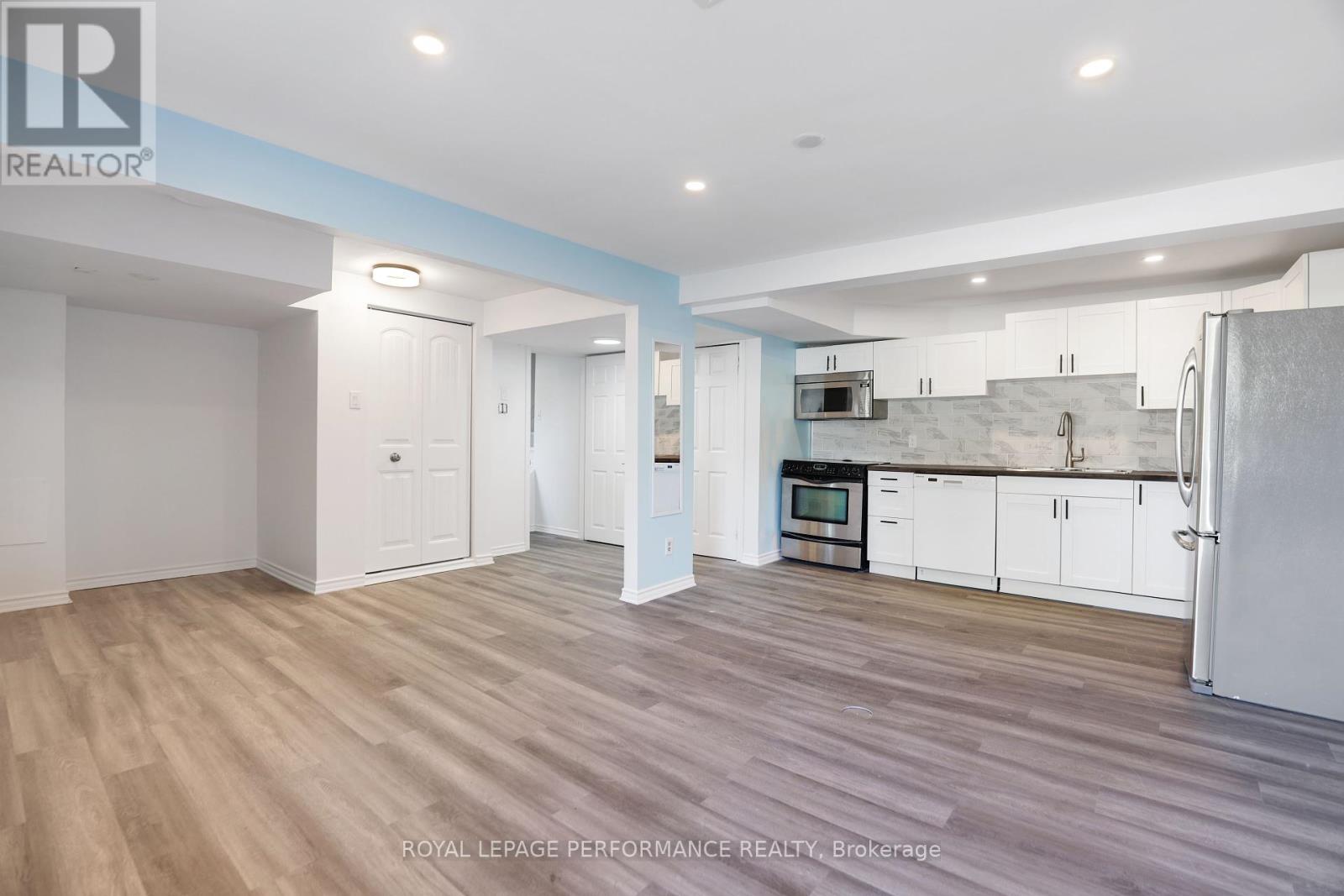 142 Meadowlands Drive W, Ottawa, Ontario  K2G 2S4 - Photo 4 - X12450932