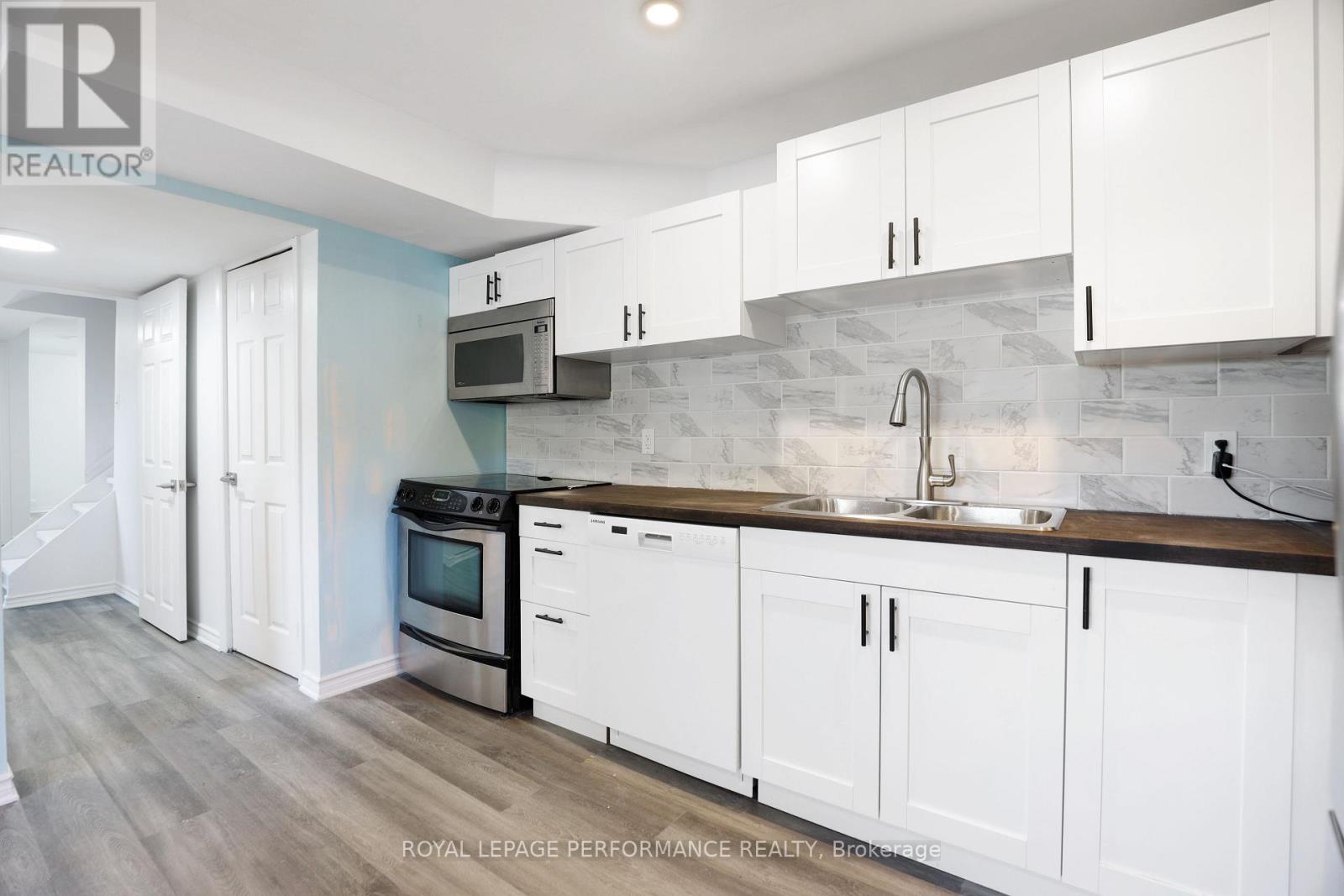 142 Meadowlands Drive W, Ottawa, Ontario  K2G 2S4 - Photo 7 - X12450932