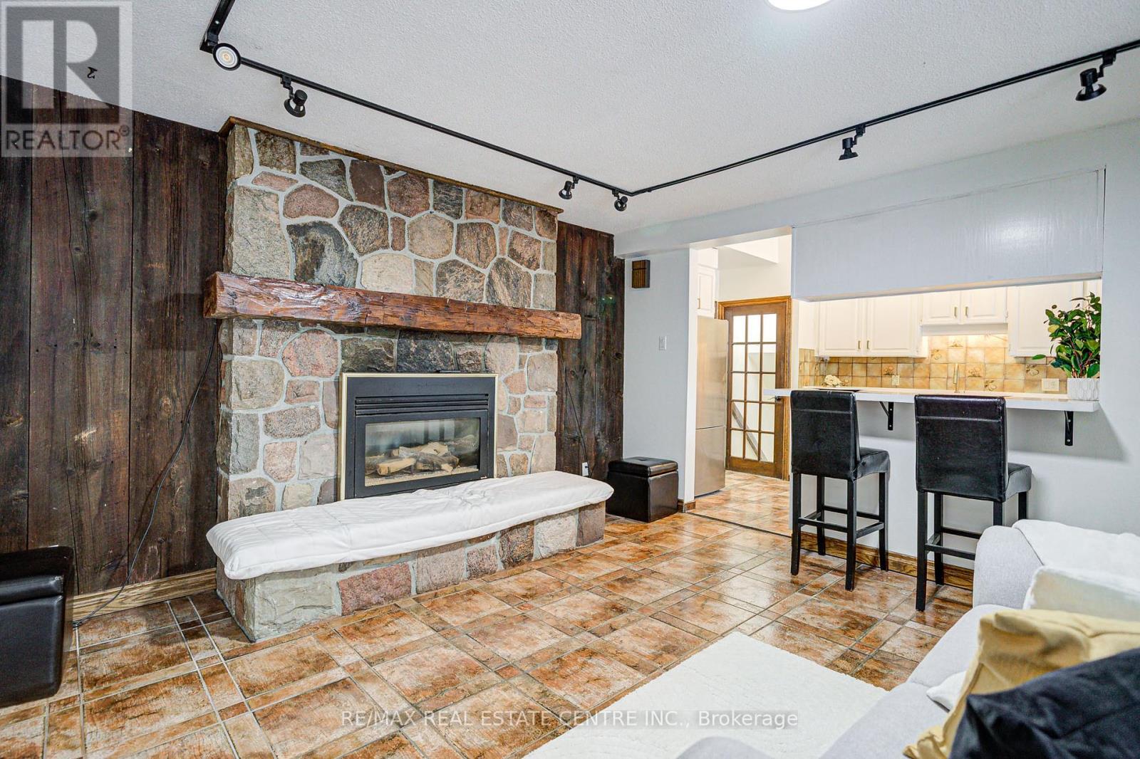 130 Cornwall Road, Brampton, Ontario  L6W 1P3 - Photo 11 - W12450921