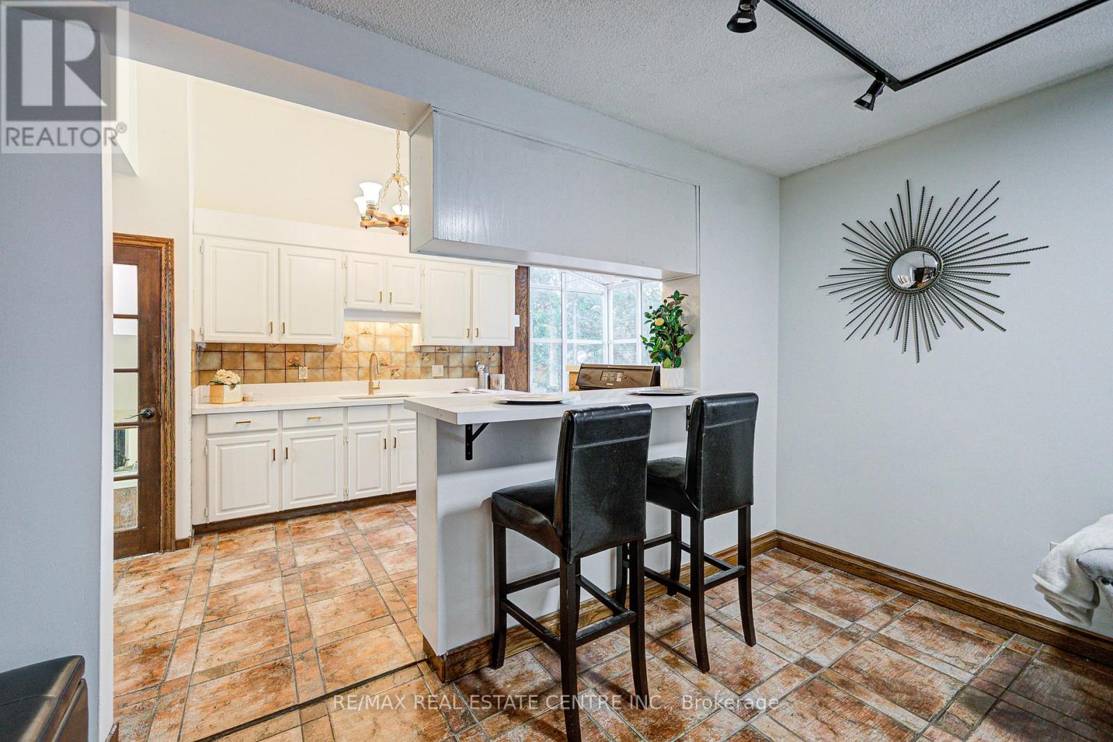 130 Cornwall Road, Brampton, Ontario  L6W 1P3 - Photo 8 - W12450921