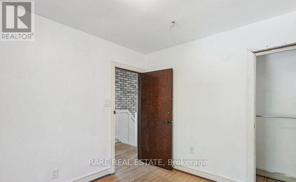 73 Yarrow Road, Toronto, Ontario  M6M 4E4 - Photo 14 - W12450493