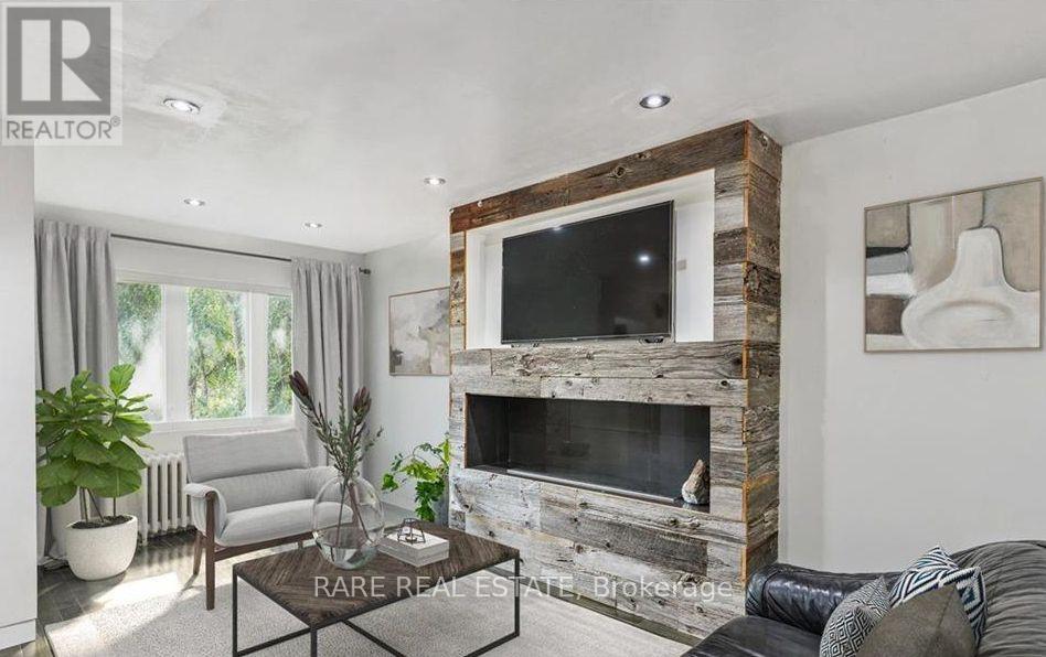 73 Yarrow Road, Toronto, Ontario  M6M 4E4 - Photo 2 - W12450493