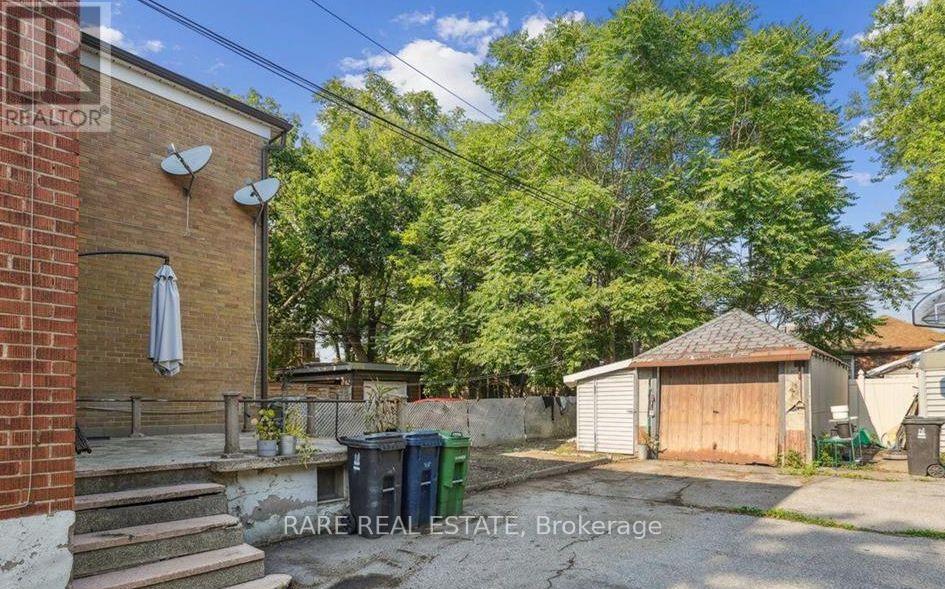 73 Yarrow Road, Toronto, Ontario  M6M 4E4 - Photo 27 - W12450493