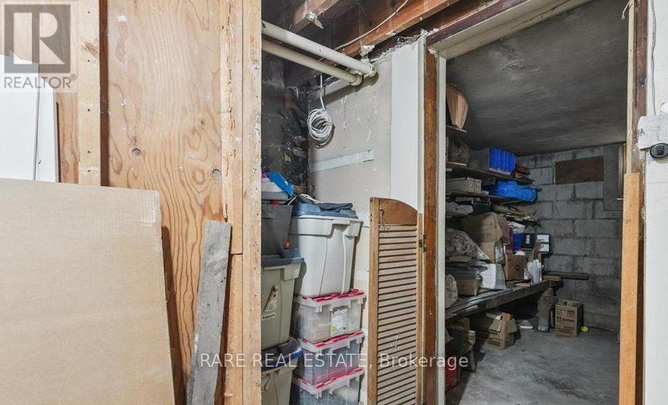 73 Yarrow Road, Toronto, Ontario  M6M 4E4 - Photo 19 - W12450493