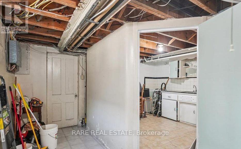 73 Yarrow Road, Toronto, Ontario  M6M 4E4 - Photo 17 - W12450493