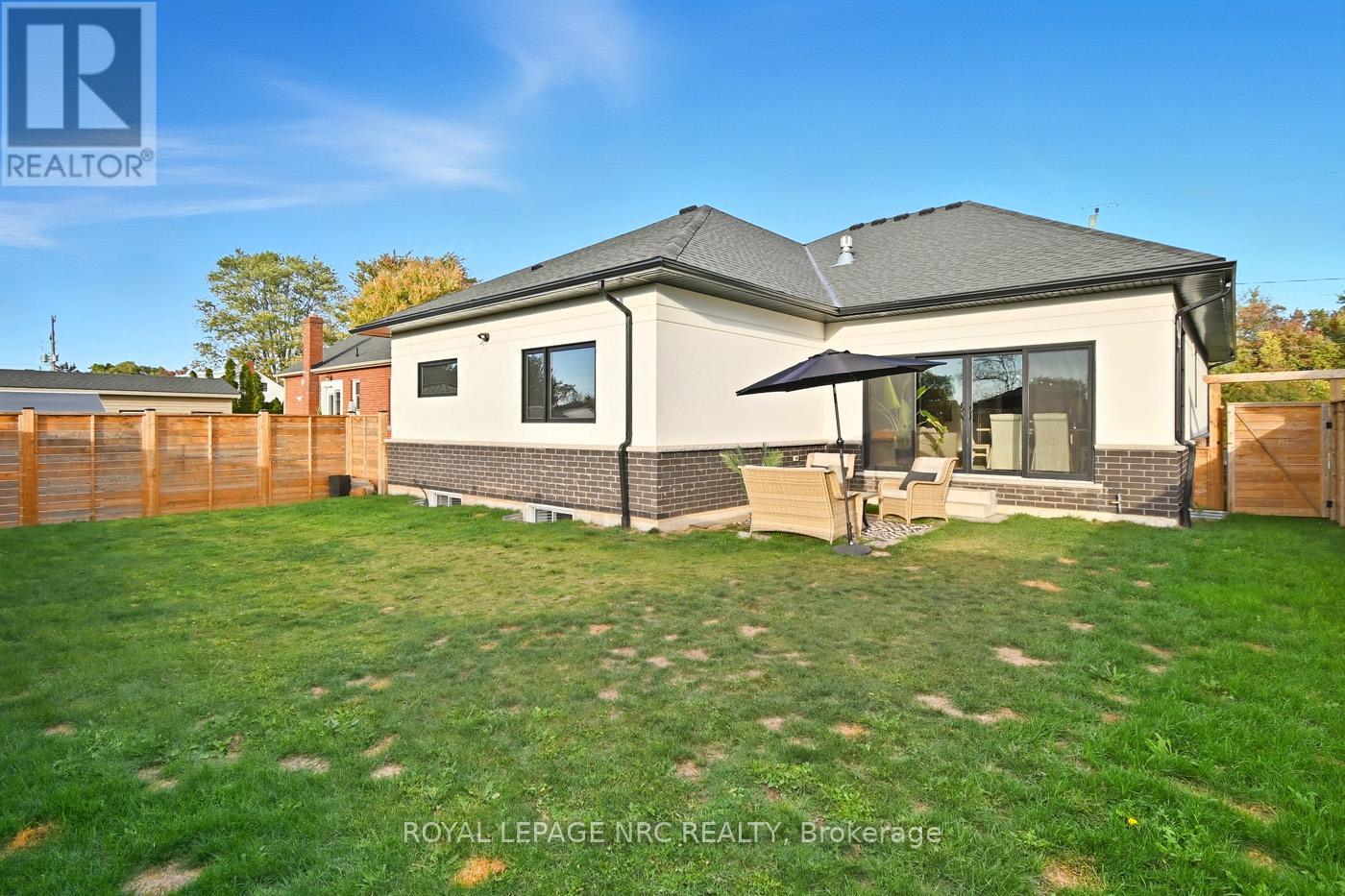 1007 Clare Avenue, Pelham, Ontario  L3C 3C2 - Photo 40 - X12450941