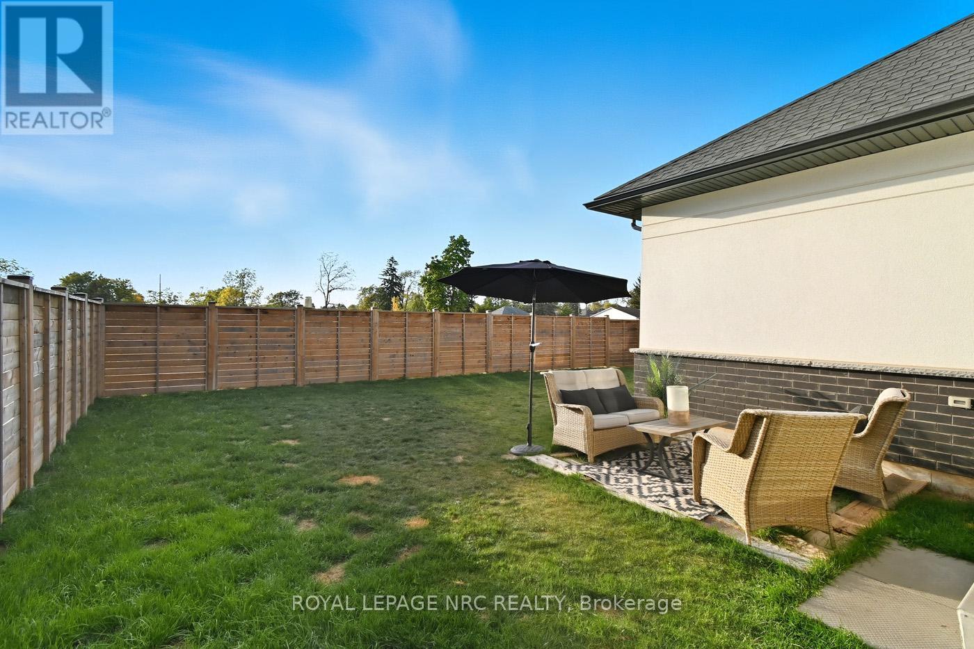 1007 Clare Avenue, Pelham, Ontario  L3C 3C2 - Photo 42 - X12450941