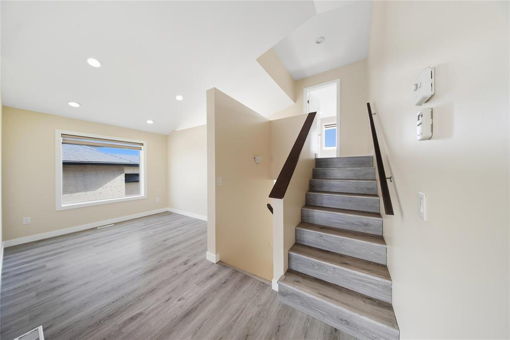 39 Singh Trail, Winnipeg, Manitoba  R2R 1R7 - Photo 14 - 202525878