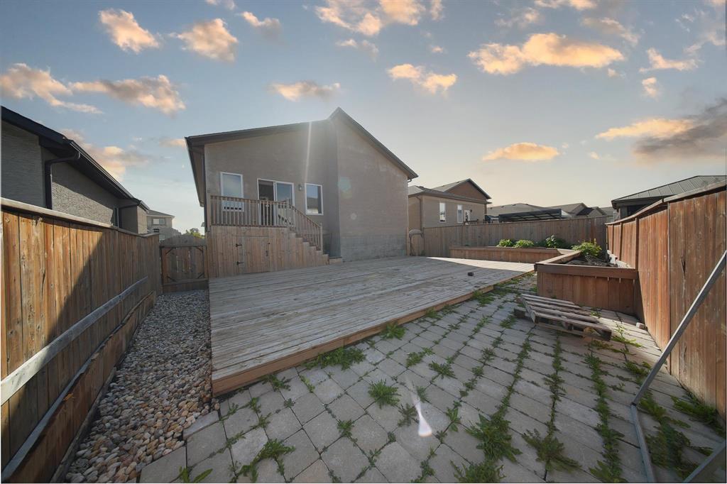 39 Singh Trail, Winnipeg, Manitoba  R2R 1R7 - Photo 28 - 202525878