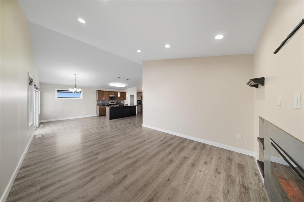39 Singh Trail, Winnipeg, Manitoba  R2R 1R7 - Photo 23 - 202525878