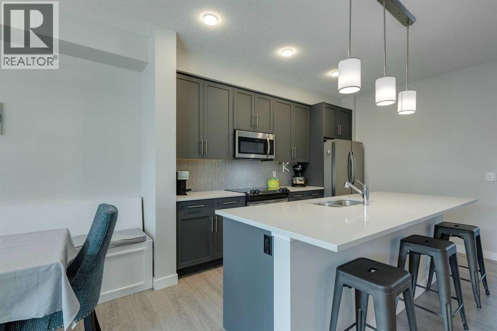201 Carringvue Way Nw, Calgary, Alberta  T3P 1K6 - Photo 4 - A2259060