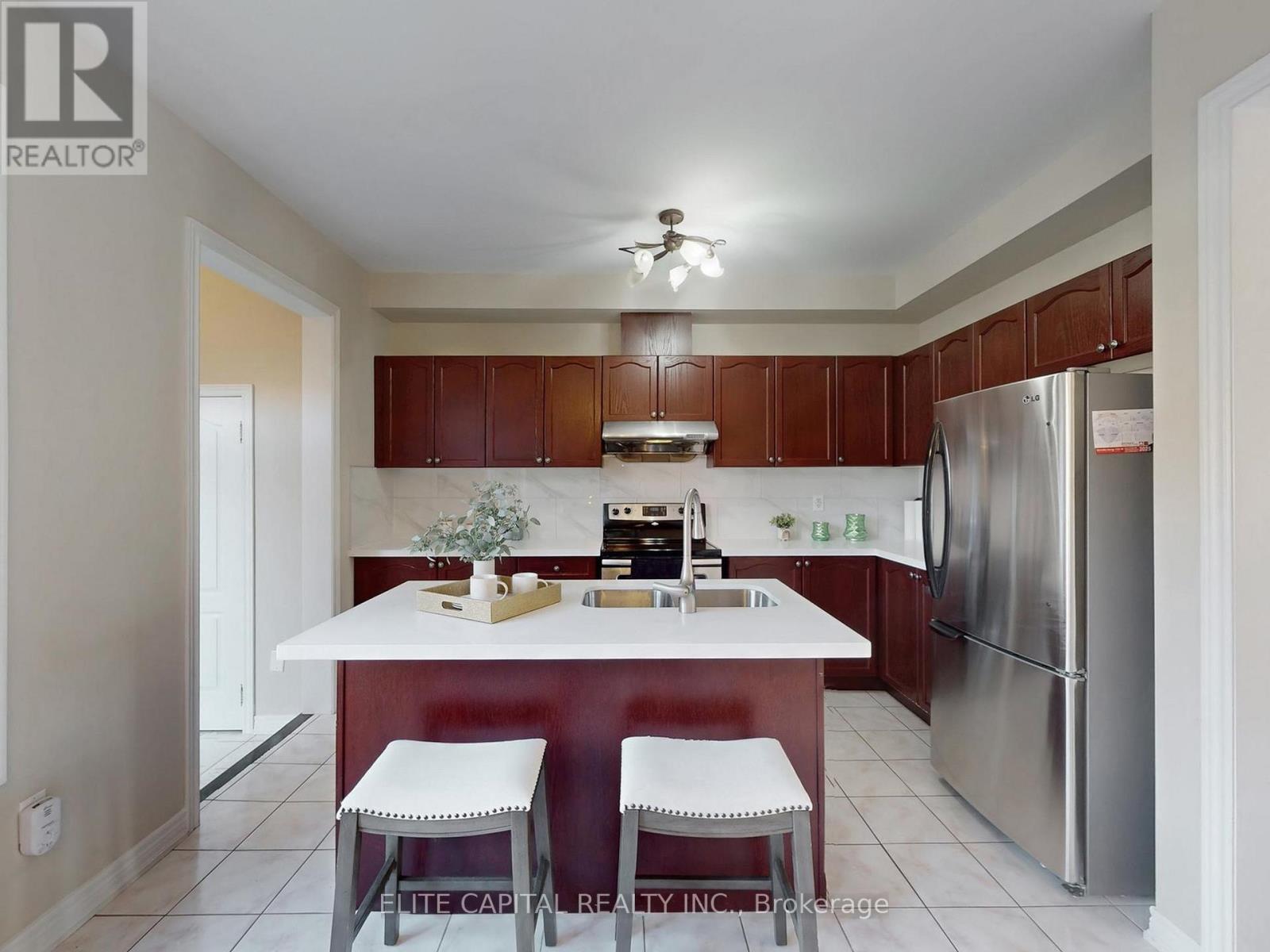 28 Ivory Silk Drive, Markham, Ontario  L6C 0G8 - Photo 10 - N12450940