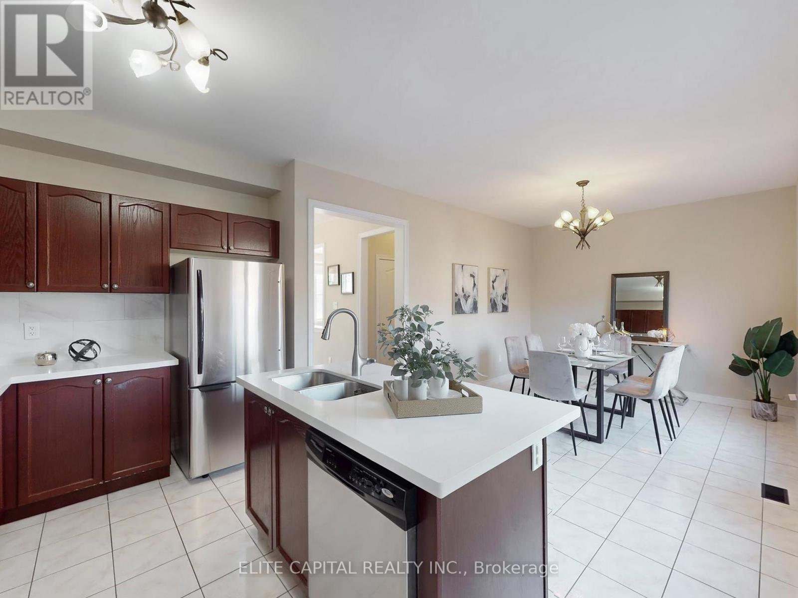 28 Ivory Silk Drive, Markham, Ontario  L6C 0G8 - Photo 11 - N12450940