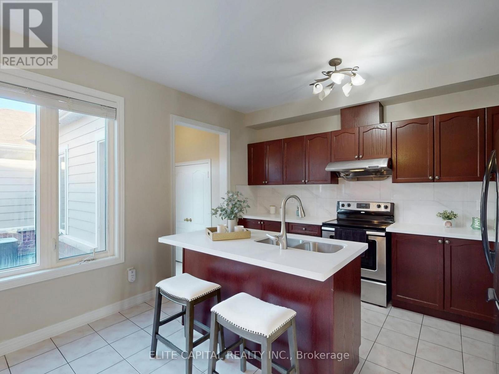 28 Ivory Silk Drive, Markham, Ontario  L6C 0G8 - Photo 9 - N12450940