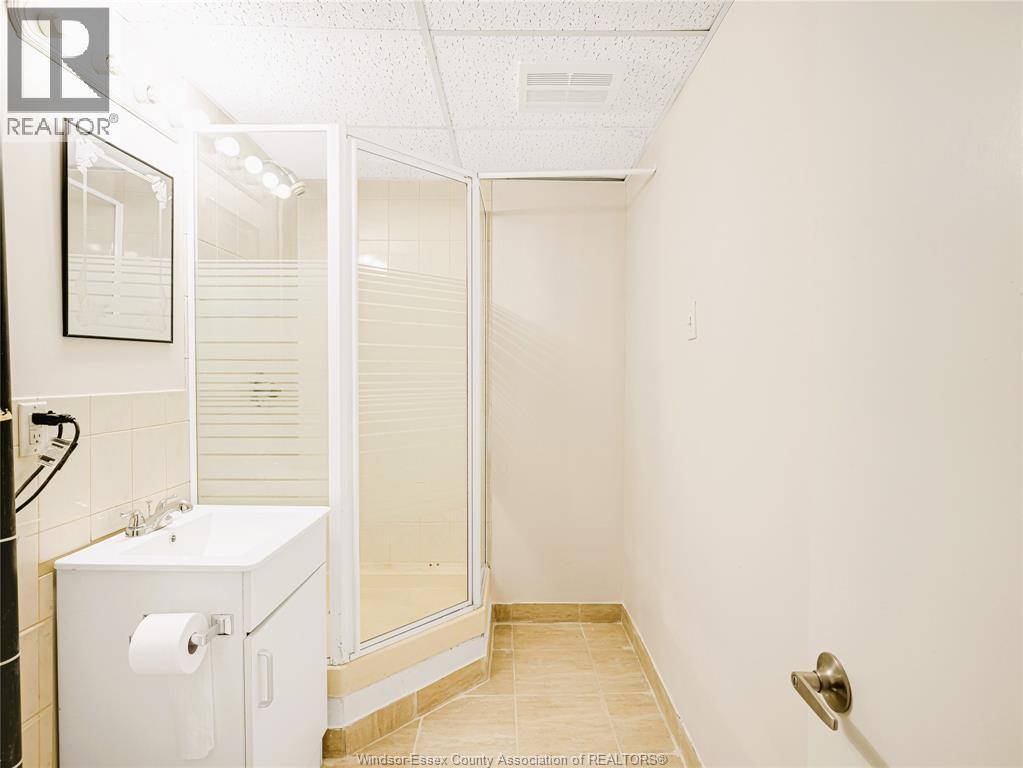 1637 Drouillard, Windsor, Ontario  N8Y 2S4 - Photo 38 - 25025536