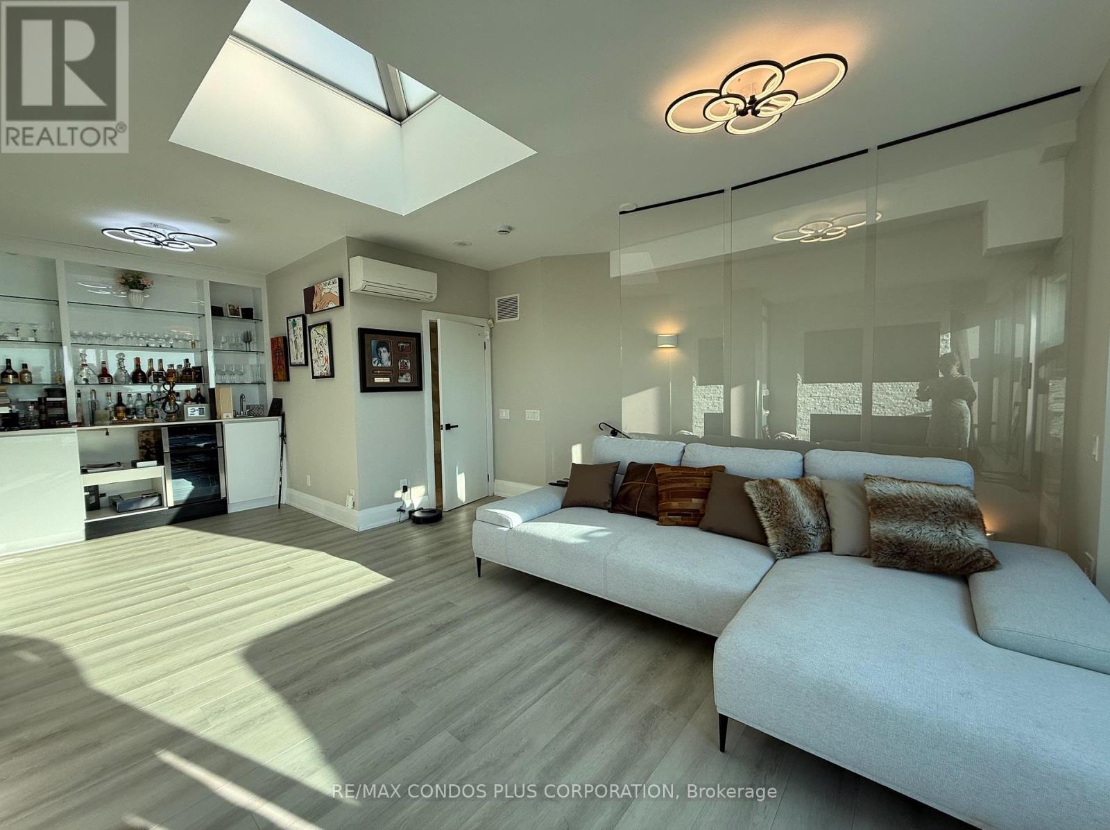 Th125 - 5 Marine Parade Drive, Toronto, Ontario  M8V 4B4 - Photo 11 - W12450937
