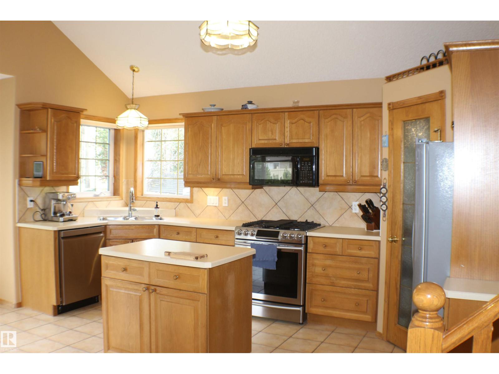 11 Escada Cl, St. Albert, Alberta  T8N 6X5 - Photo 8 - E4461256