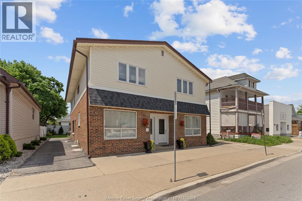 1637 Drouillard, Windsor, Ontario  N8Y 2S4 - Photo 2 - 25024099