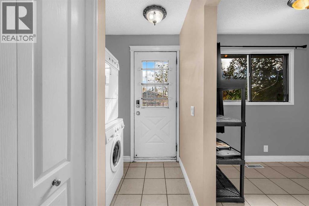 32 Fallingworth Place, Calgary, Alberta  T3J 1G5 - Photo 11 - A2248456