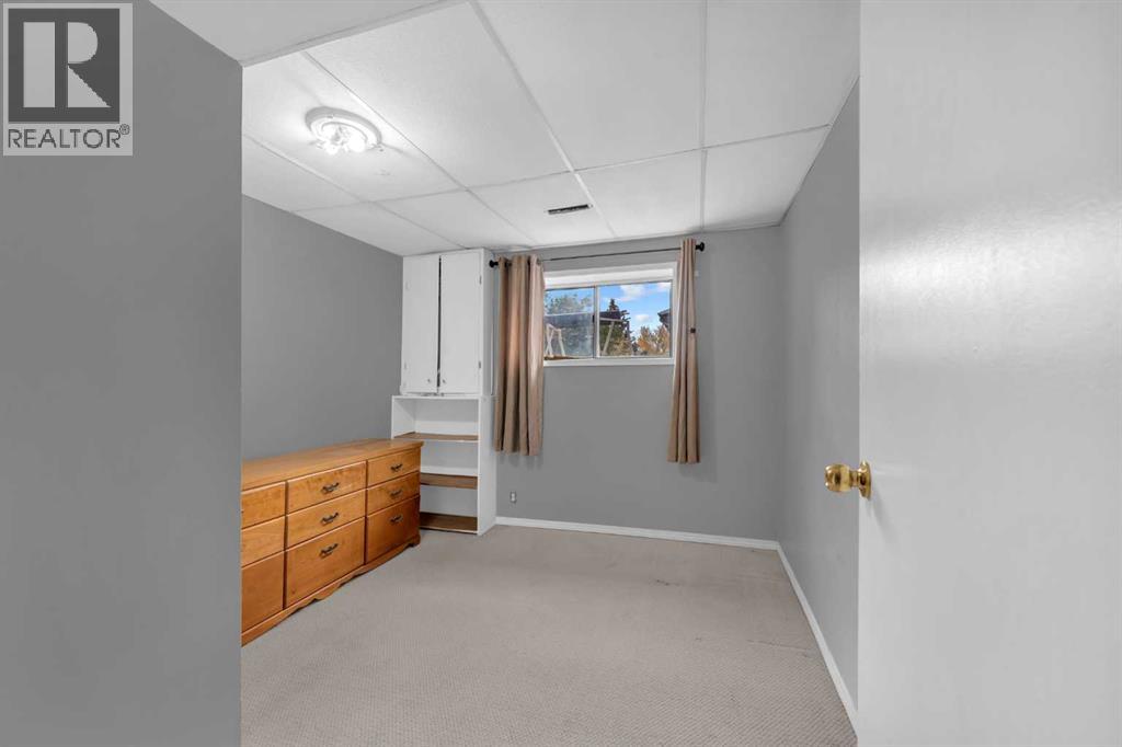 32 Fallingworth Place, Calgary, Alberta  T3J 1G5 - Photo 35 - A2248456