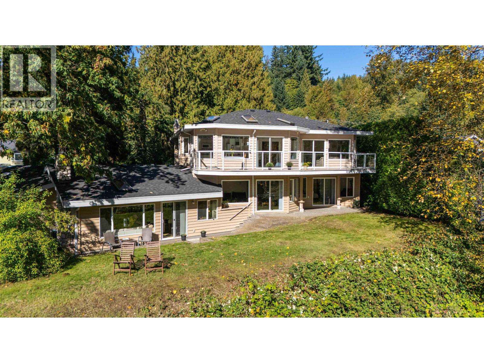 682 Seymour Boulevard, North Vancouver, British Columbia  V7J 2J6 - Photo 3 - R3056334