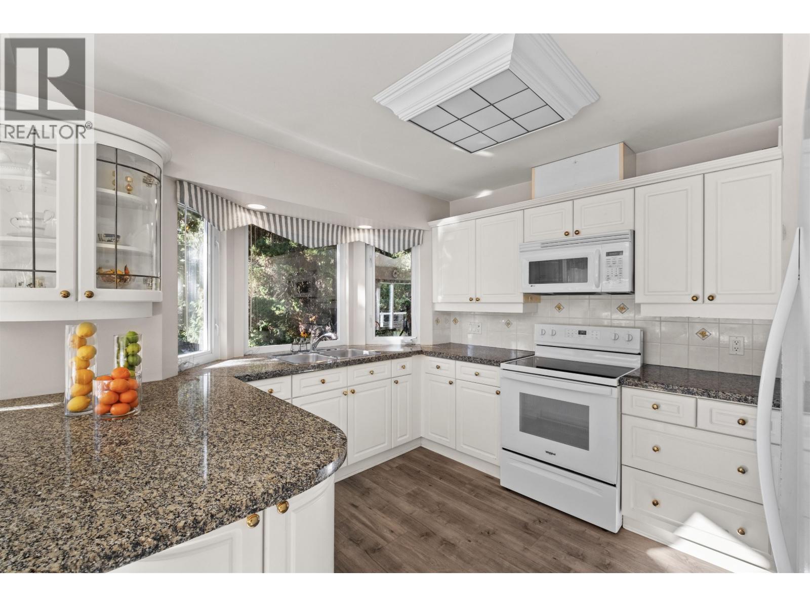 682 Seymour Boulevard, North Vancouver, British Columbia  V7J 2J6 - Photo 15 - R3056334