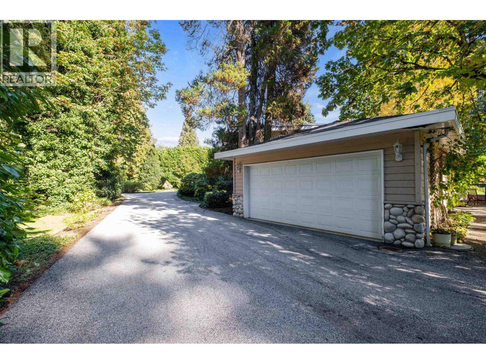 682 Seymour Boulevard, North Vancouver, British Columbia  V7J 2J6 - Photo 34 - R3056334