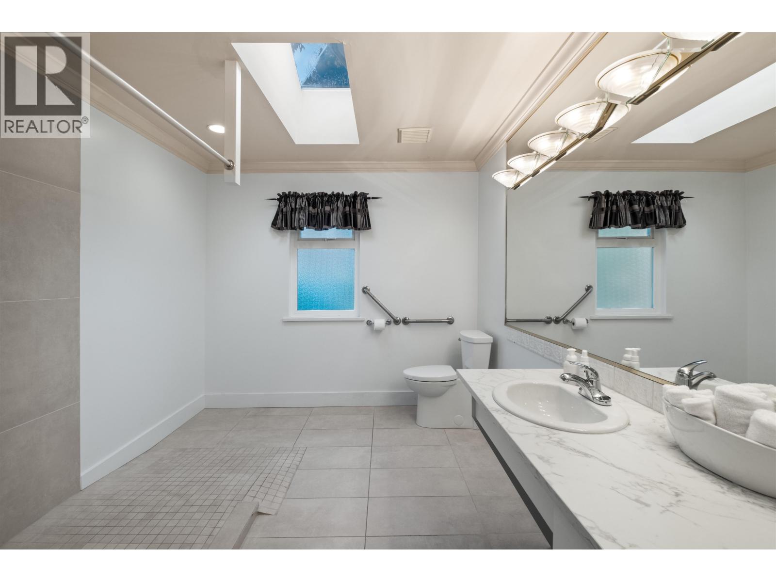682 Seymour Boulevard, North Vancouver, British Columbia  V7J 2J6 - Photo 19 - R3056334