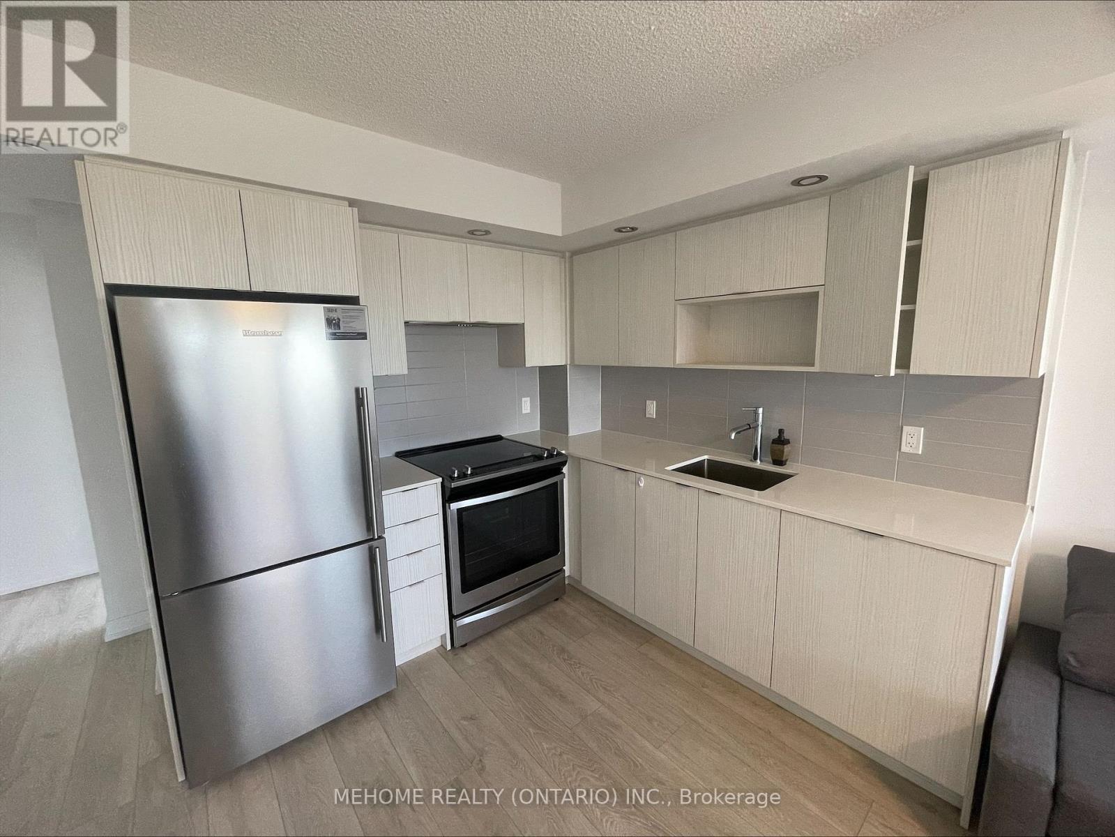 1602 - 225 Village Green Square, Toronto, Ontario  M1S 0L3 - Photo 2 - E12450957