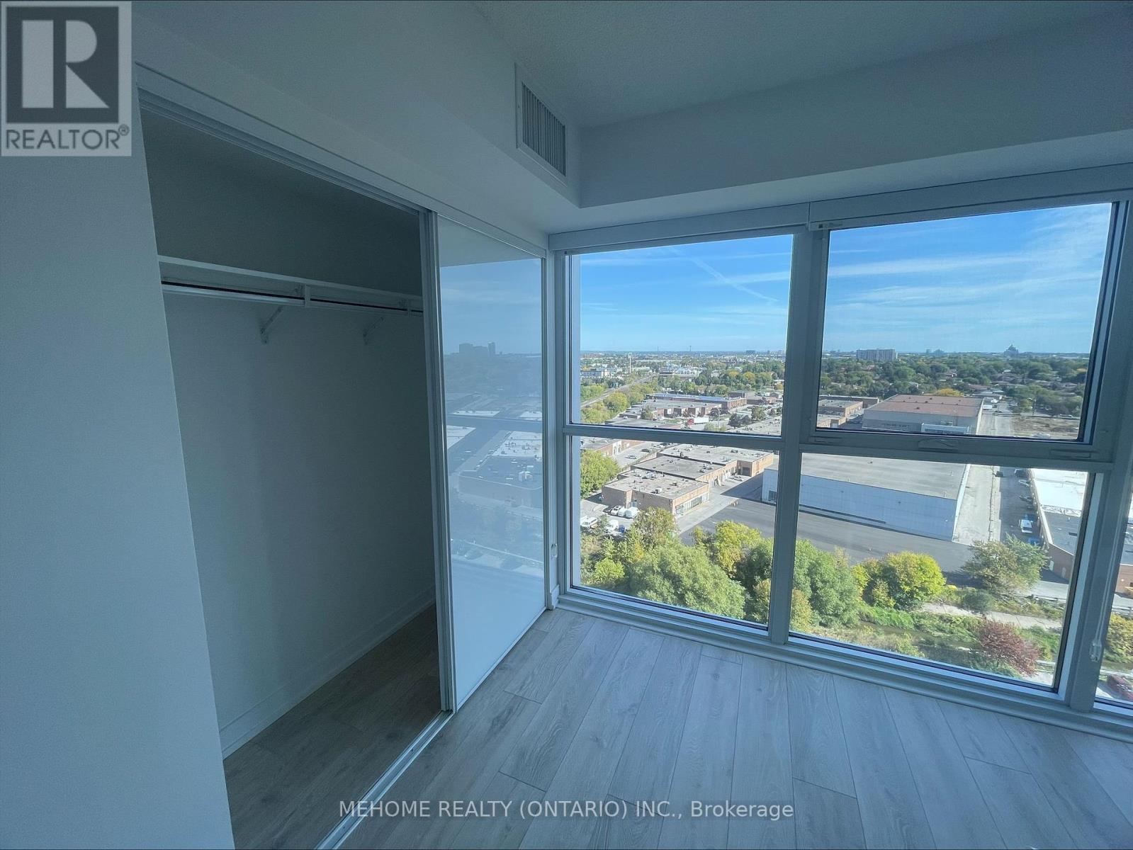 1602 - 225 Village Green Square, Toronto, Ontario  M1S 0L3 - Photo 5 - E12450957