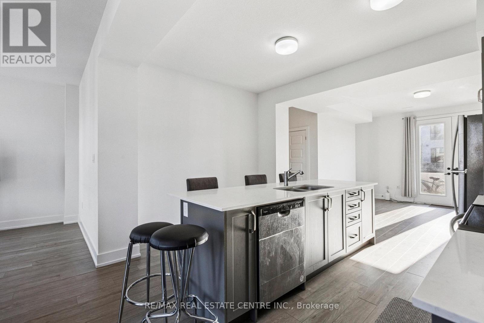 62 - 99 Roger Street, Waterloo, Ontario  N2J 0G1 - Photo 17 - X12450952