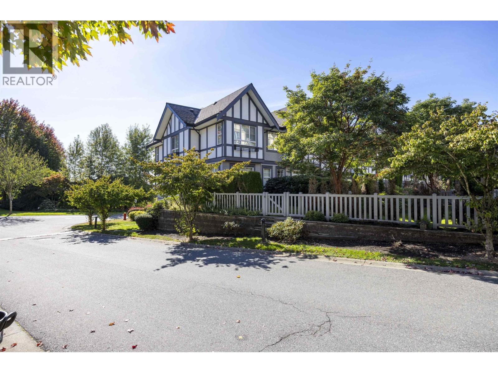 46 1338 Hames Crescent, Coquitlam, British Columbia  V3E 0J2 - Photo 3 - R3056343