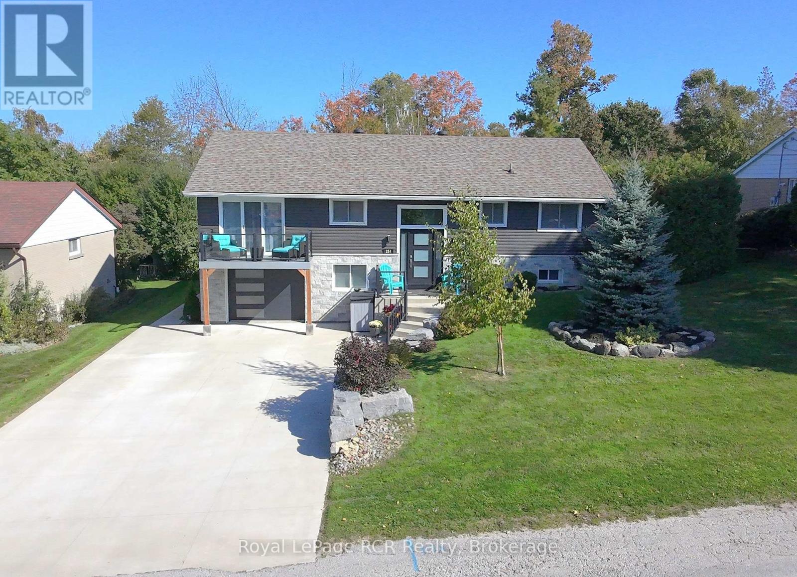 251 Pearson Street, Meaford, Ontario  N4L 1L6 - Photo 3 - X12448602