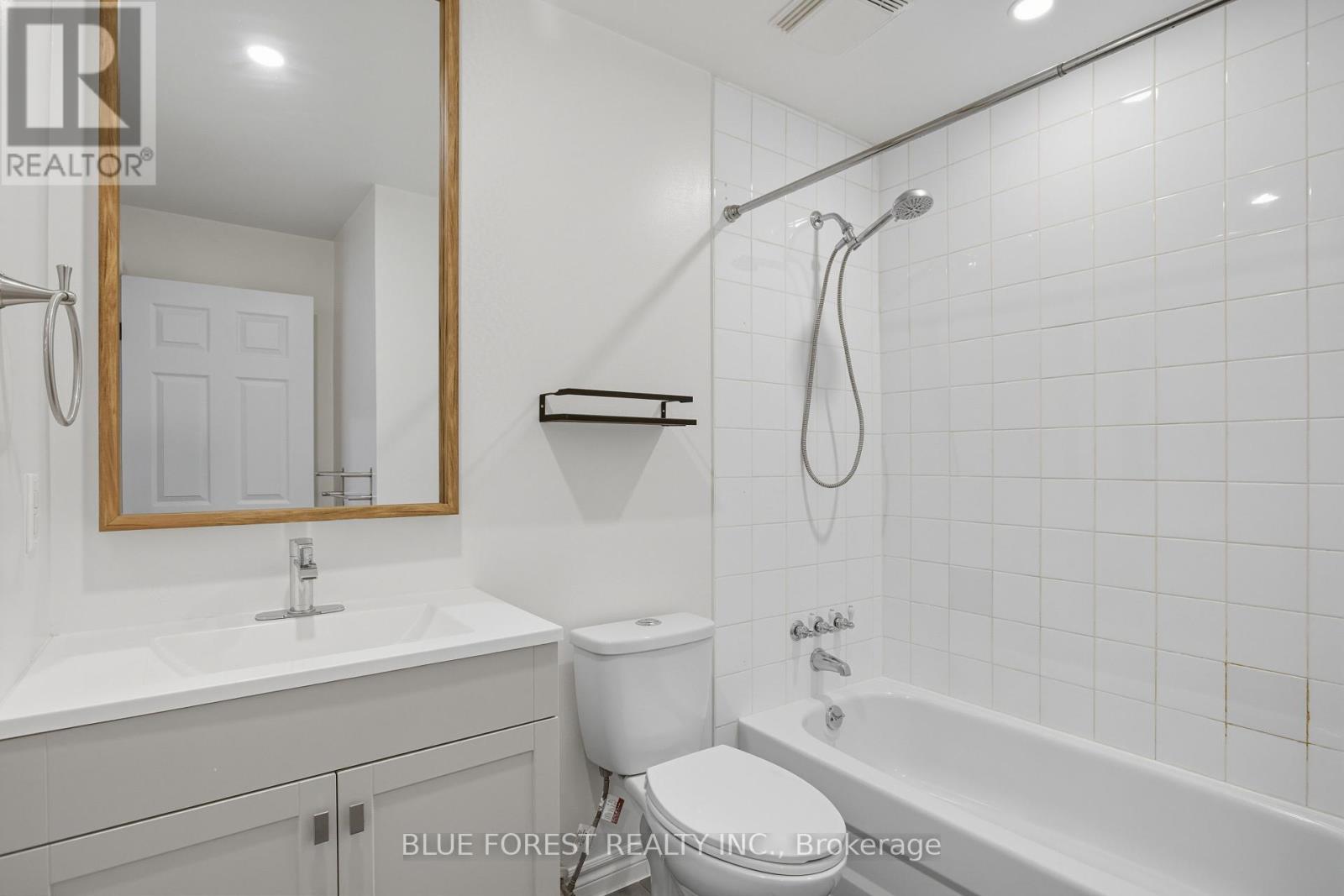 308 - 731 Deveron Crescent, London South, Ontario  N5Z 4X6 - Photo 17 - X12450975