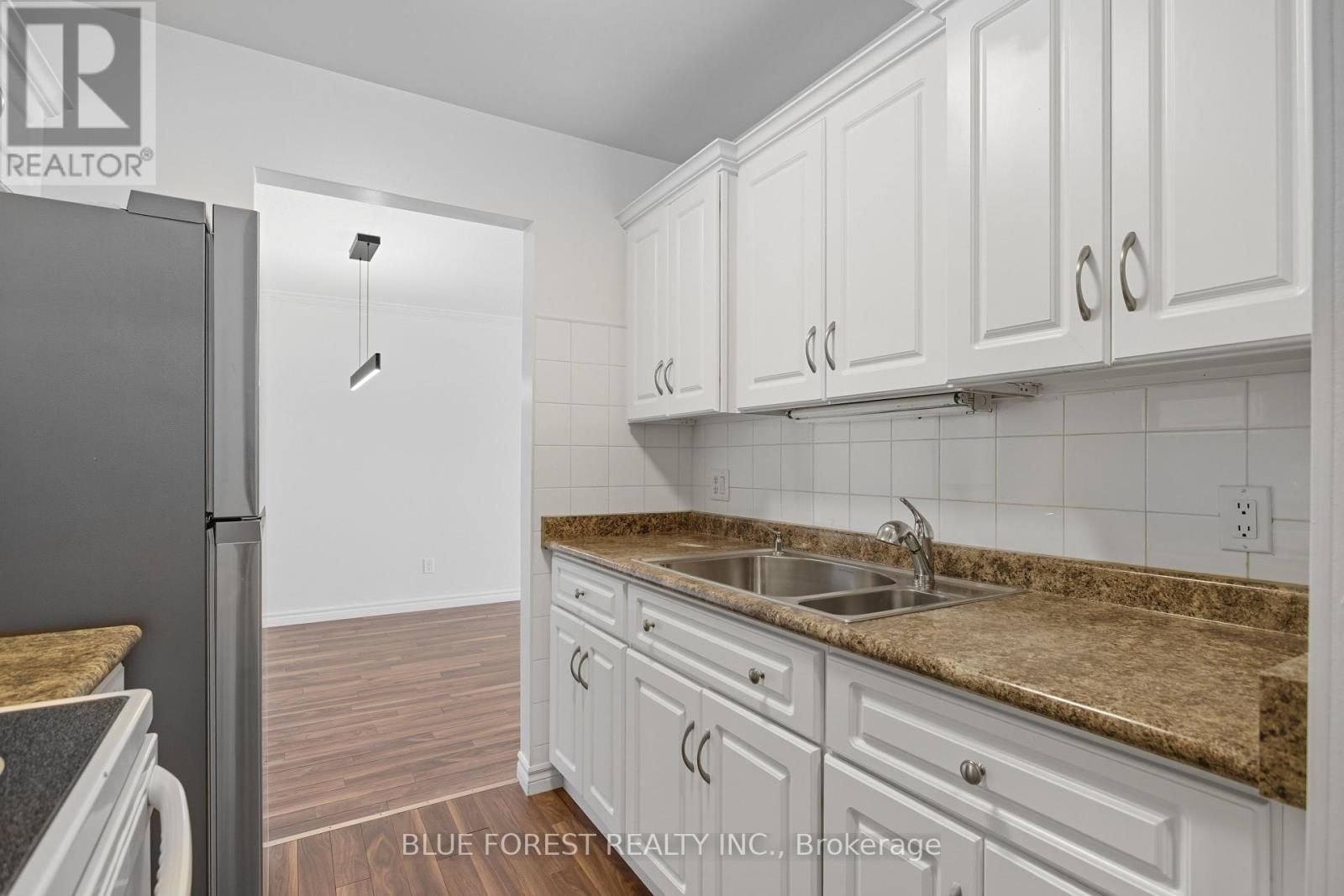 308 - 731 Deveron Crescent, London South, Ontario  N5Z 4X6 - Photo 4 - X12450975