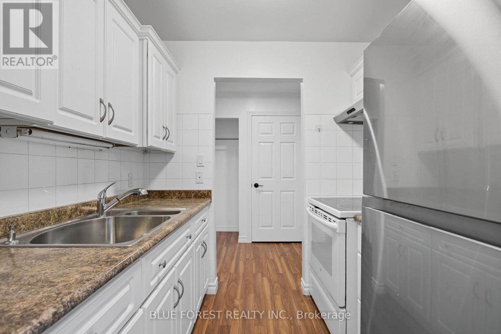 308 - 731 Deveron Crescent, London South, Ontario  N5Z 4X6 - Photo 6 - X12450975
