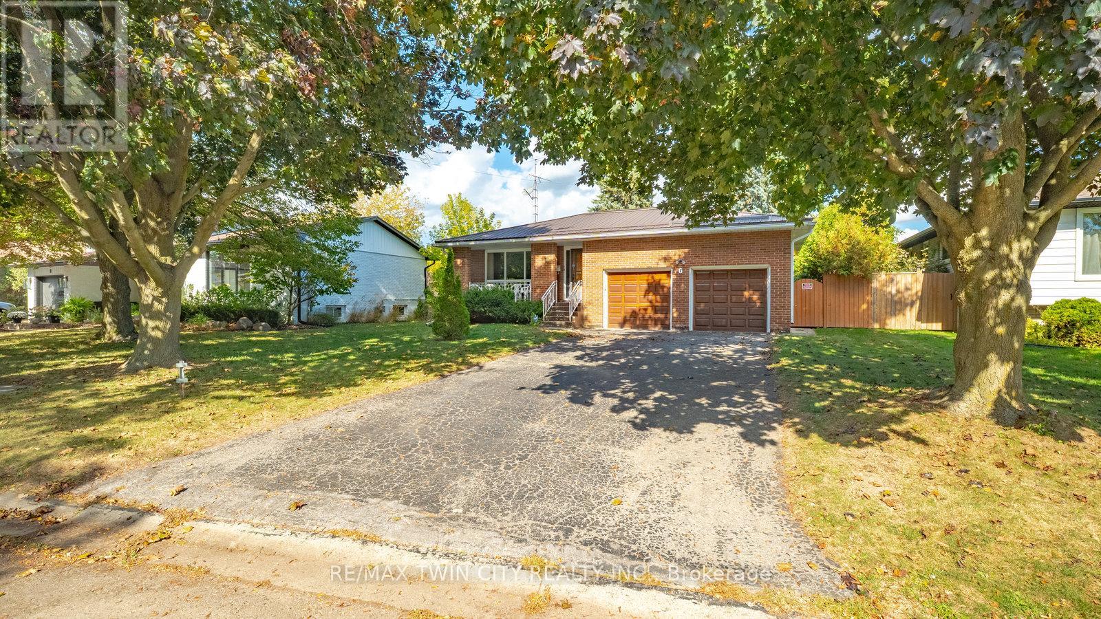 6 Ventnor Court, Brantford, Ontario  N3R 6L8 - Photo 2 - X12450969