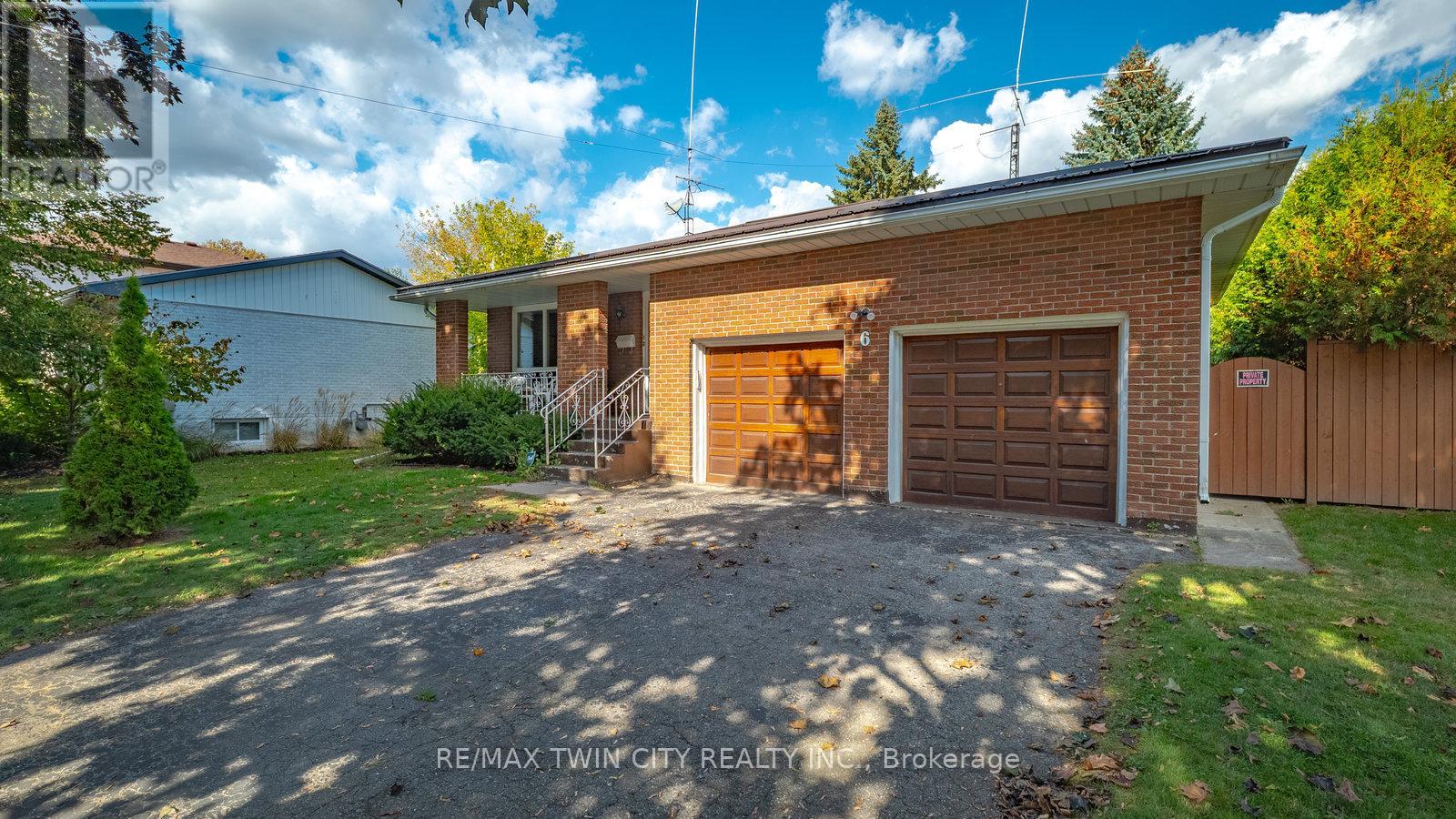 6 Ventnor Court, Brantford, Ontario  N3R 6L8 - Photo 3 - X12450969
