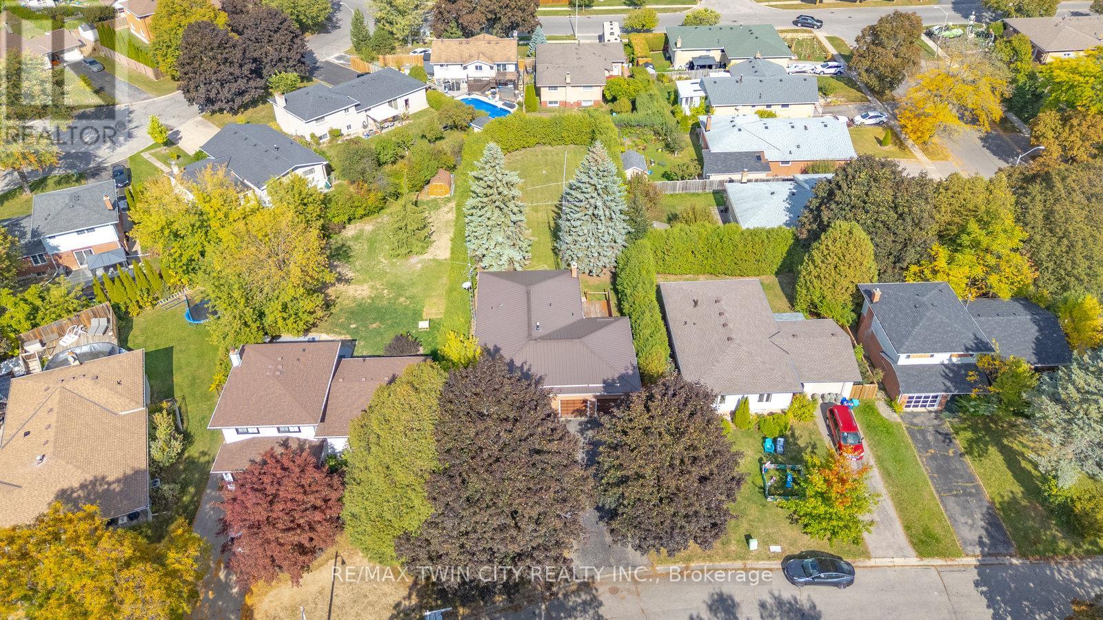 6 Ventnor Court, Brantford, Ontario  N3R 6L8 - Photo 7 - X12450969
